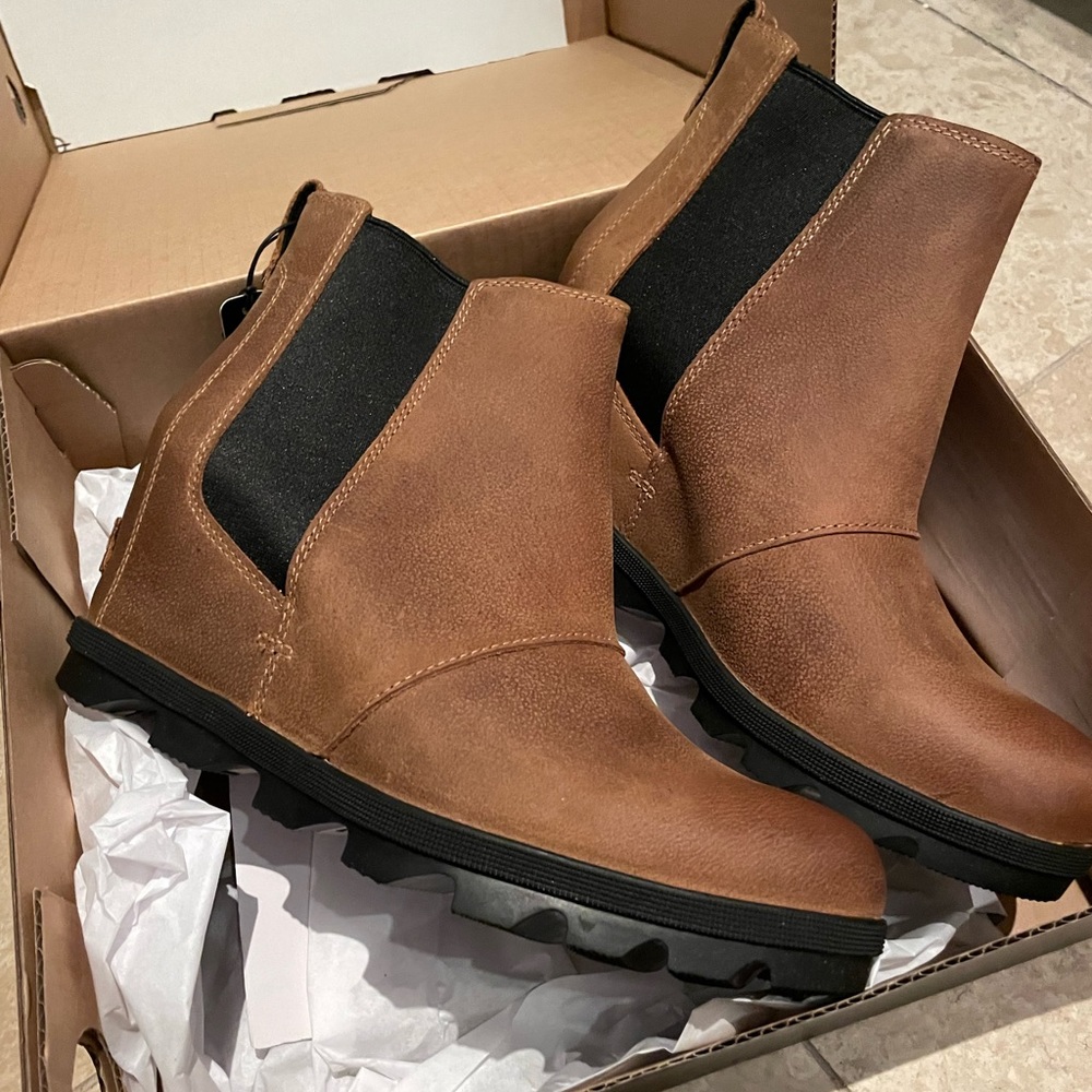New in box Sorel boots, Joan of Arctic wedge boots
